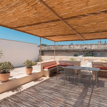 Lotus Apartment & Rooftop By Residence Colibri Lecce Bagian luar foto