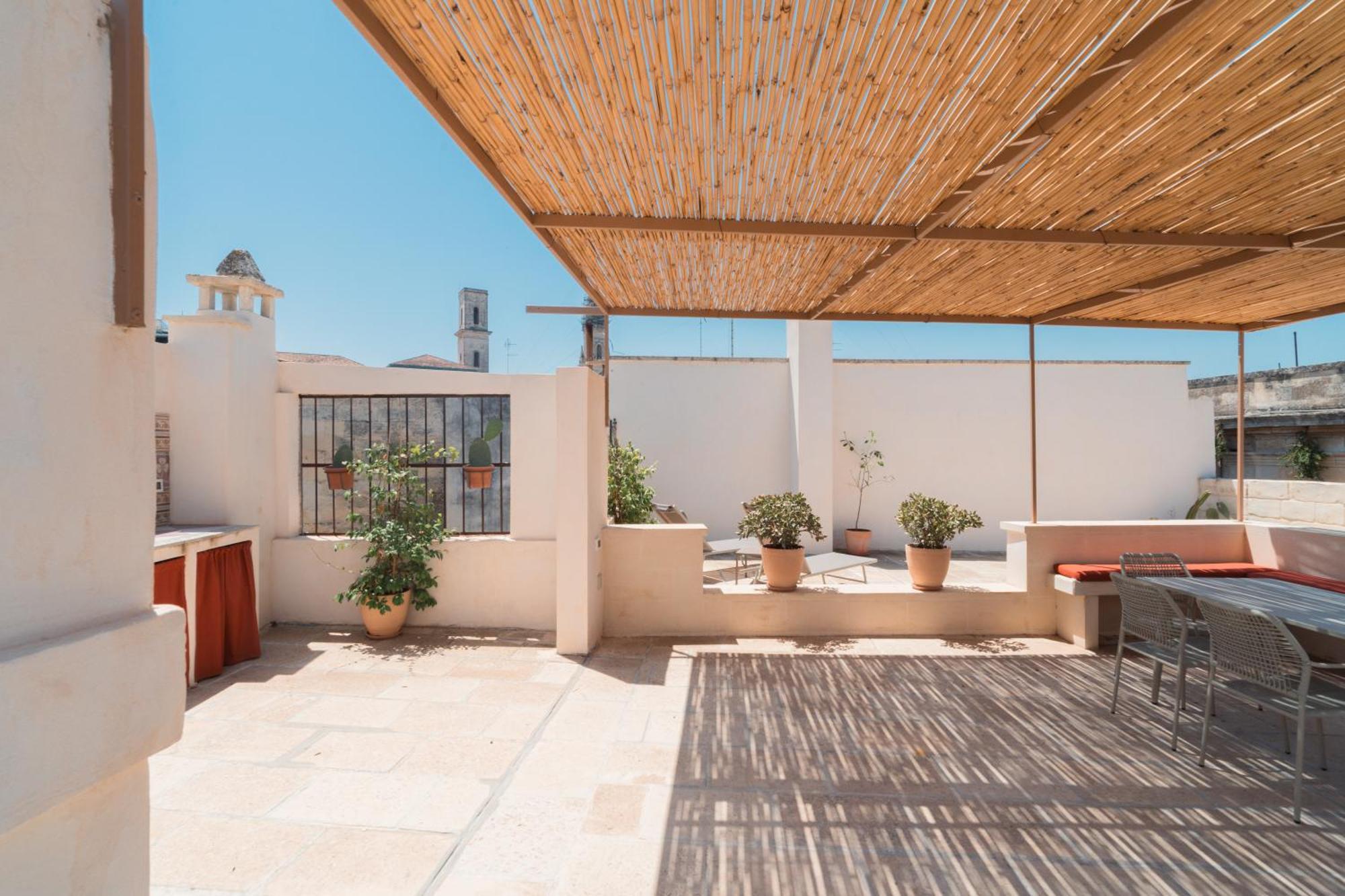 Lotus Apartment & Rooftop By Residence Colibri Lecce Bagian luar foto