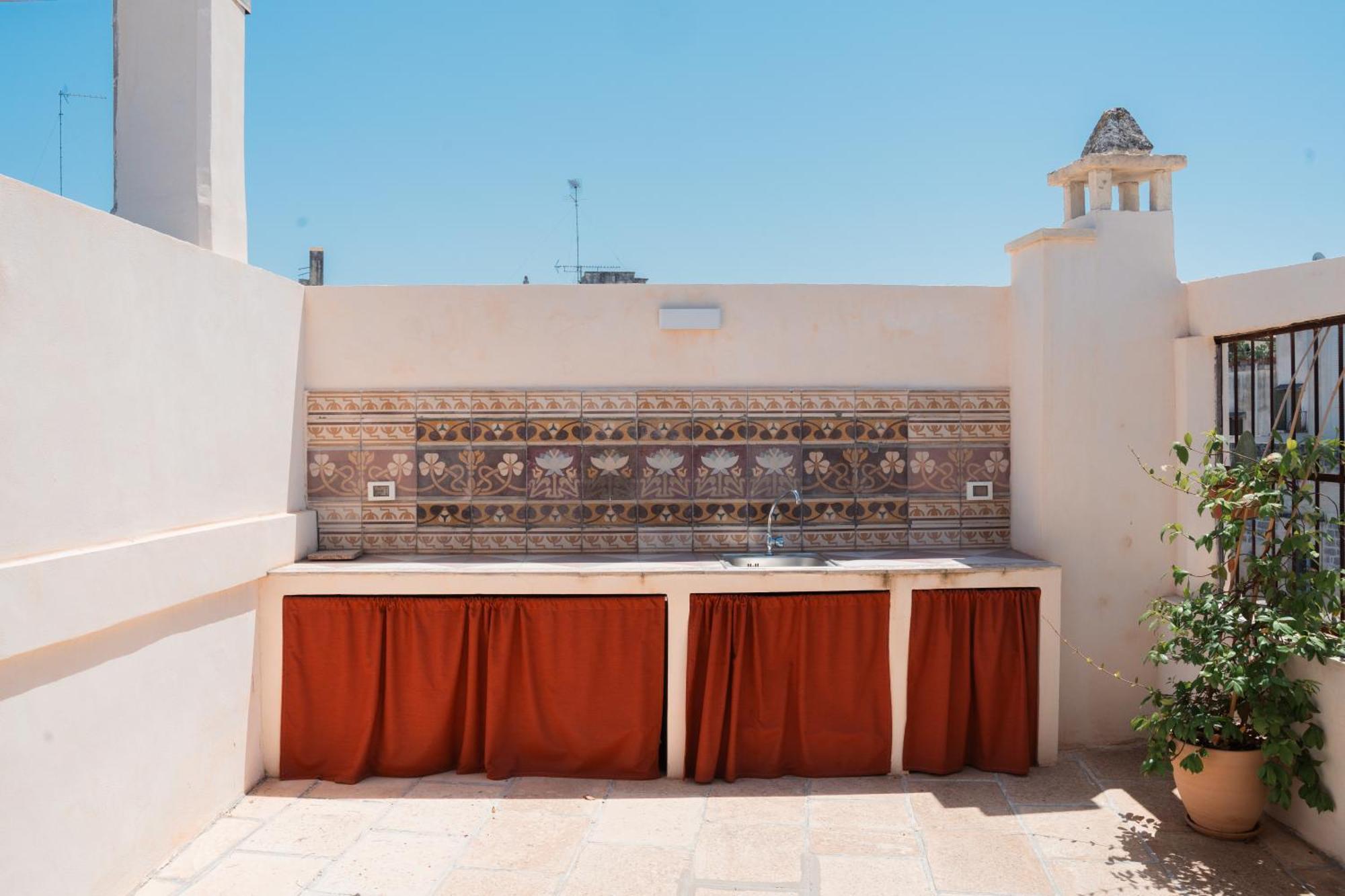 Lotus Apartment & Rooftop By Residence Colibri Lecce Bagian luar foto