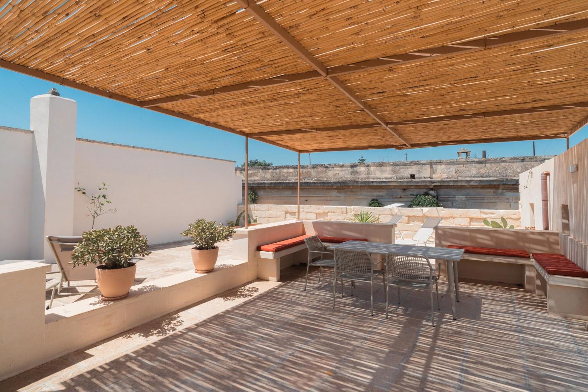 Lotus Apartment & Rooftop By Residence Colibri Lecce Bagian luar foto
