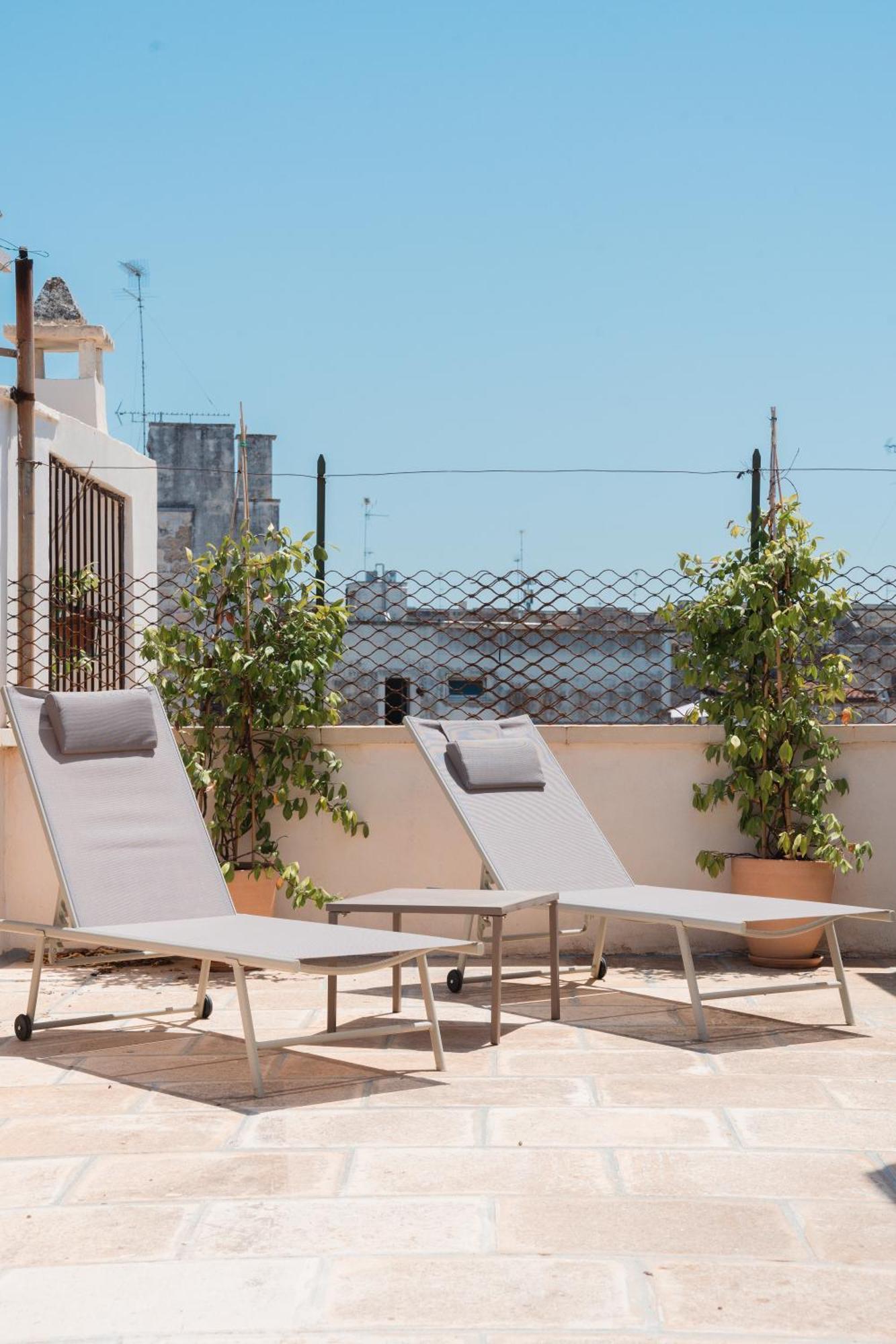 Lotus Apartment & Rooftop By Residence Colibri Lecce Bagian luar foto